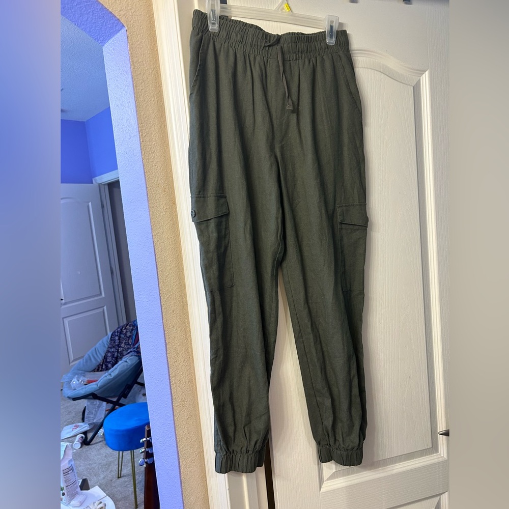 Green cargo pants